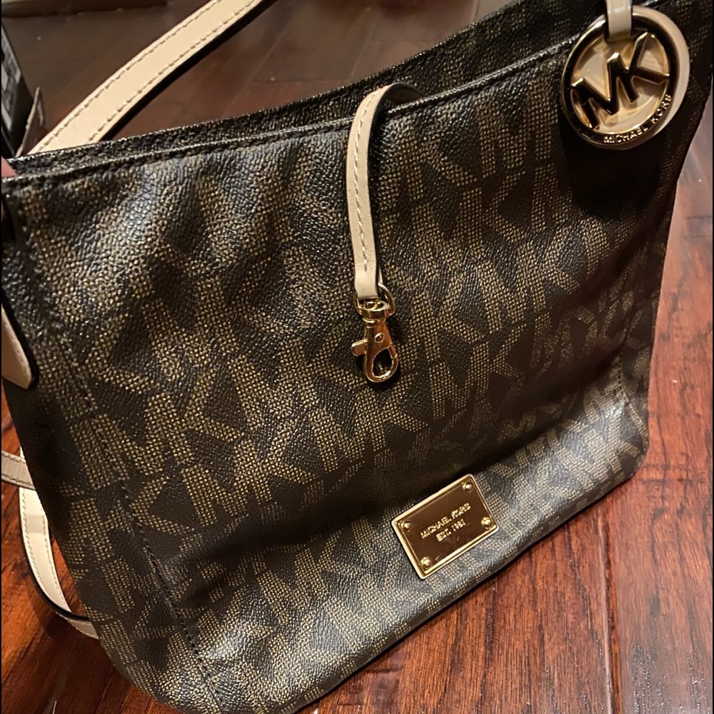 Authentic...Michael Kors Bag ✨✨✨❤️❤️❤️